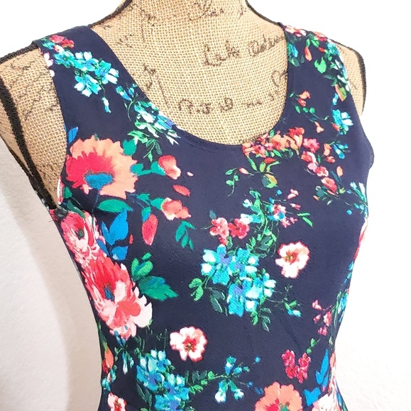 Dark floral print sleeveless Dress Sm/Med NWOT - Picture 2 of 7